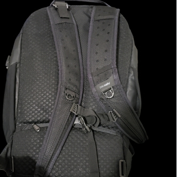 Pacsafe anti-theft backpack - Picture 4 of 4